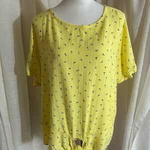Buffalo by David Bitton yellow blouse with a small design